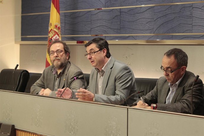 Chesús Yuste (CHA), José Luis Centella (IU) Y Joan Coscubiela (ICV) 