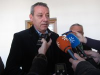 PSOE-A: La retirada de financiación a becas Séneca lleva "la marca de la casa de Wert, el Atila de la Educación"