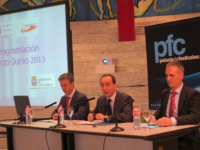 Serna en la rueda de prensa