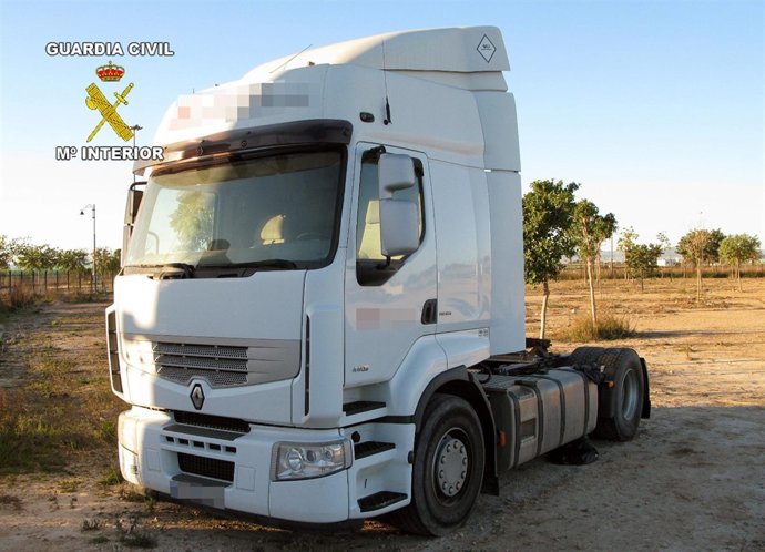 La Guardia Civil recupera una cabeza tractora de tráiler