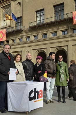 CHA recoge firmas a favor del tren convencional