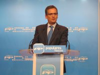 Basagoiti dice que Urkullu tendrá "una buena reunión" con Rajoy si no va "con la soberanía debajo del brazo"