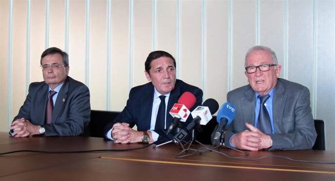 De izquierda a derecha, Matesanz, Sáez Aguado y Cuñat