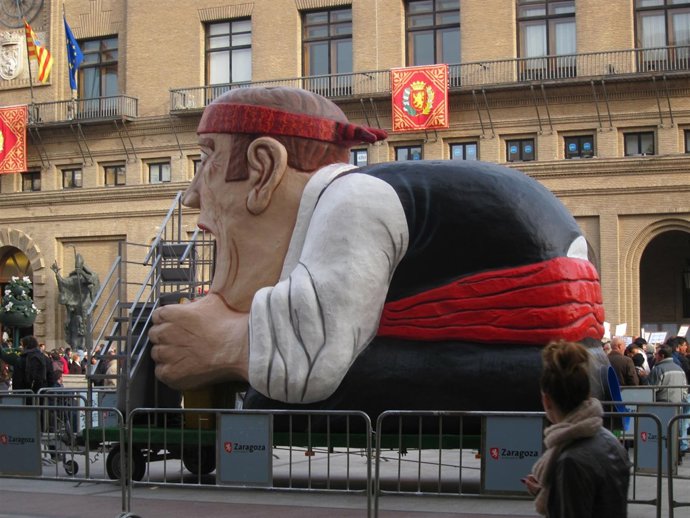 Tragachicos en la Plaza del Pilar