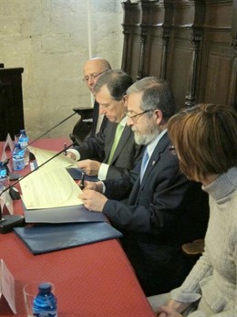Mateos y Sacristán firman el convenio