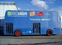 Autobús solidario Mensajeros de la Paz