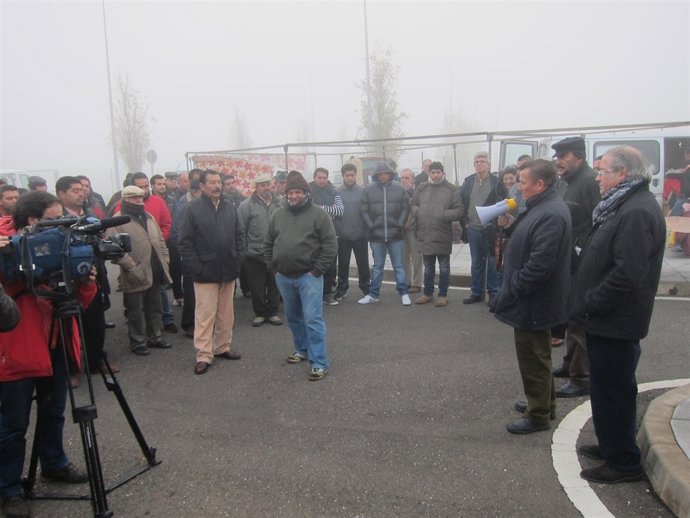 Asamblea De Vendedores Ambulantes De Cáceres En Diciembre
