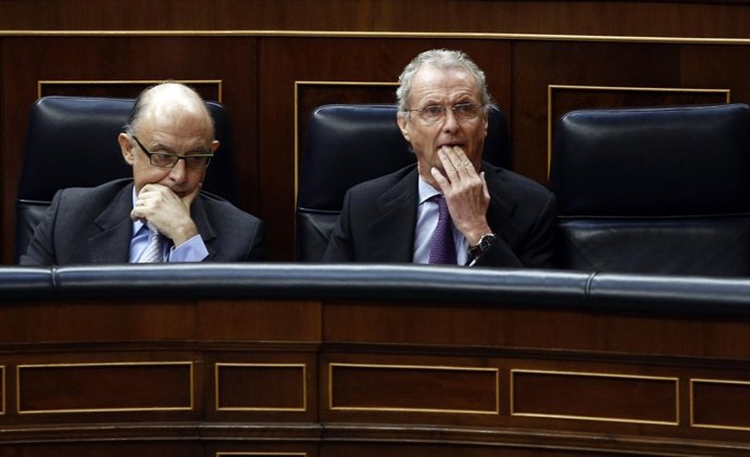 Cristóbal Montoro y Pedro Morenés en el Congreso