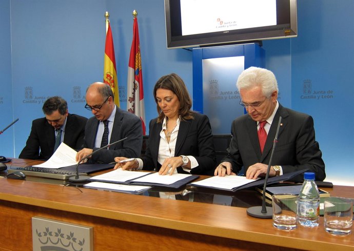 Nieto (segundo por la izquierda),, Marcos y Varela