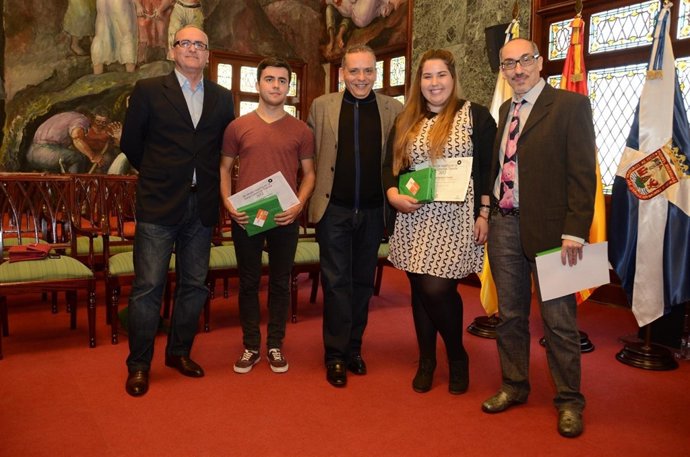 Medina (en el centro) con los ganadores