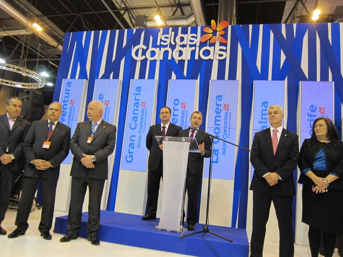 Paulino Rivero con presidentes cabildos canarios en Fitur