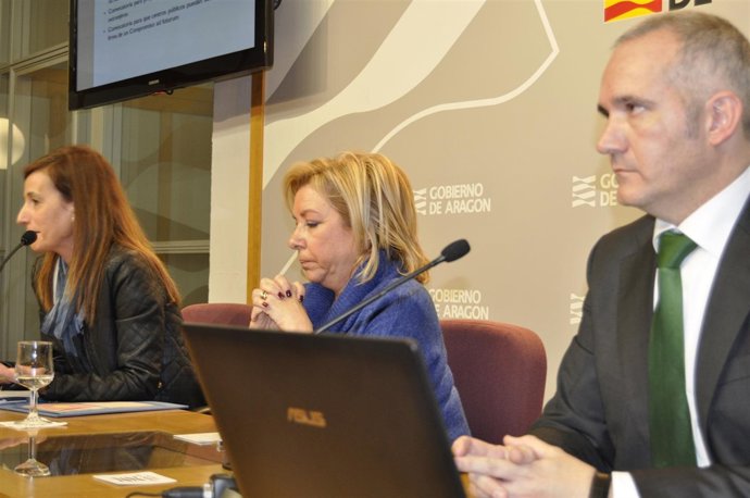 La consejera de Educación del Gobierno de Aragón, Dolores Serrat.