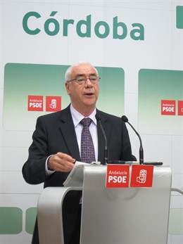 Luciano Alonso en la sede del PSOE de Córdoba
