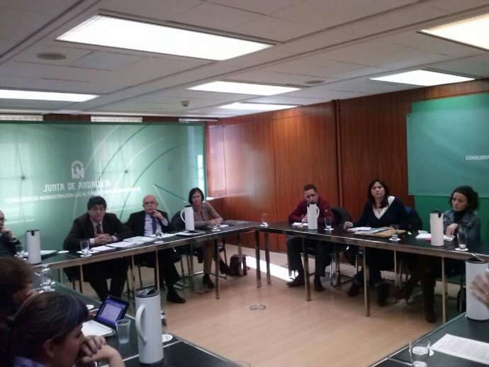 Reunión de asesores y promotores con la Junta.