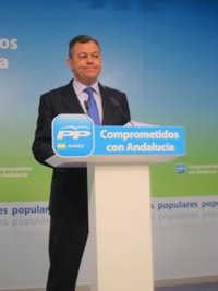 PP-A cree que se deben "buscar alternativas" para no "penalizar" a las CCAA que no cumplan el déficit fijado por Rajoy