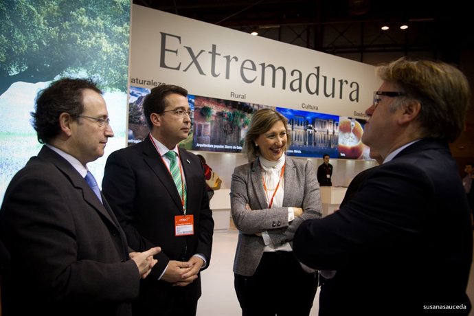 Manzano visita Fitur