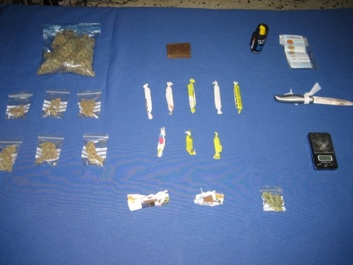 La Policía desmantela un punto negro de venta de droga en Abastos