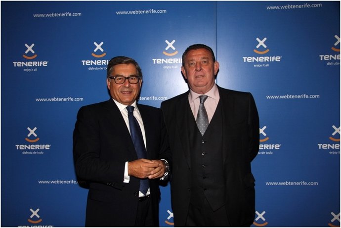 Miguel Ángel Santos (i), en una de las reuniones