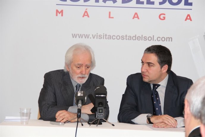 Manolo Sanlúcar y Elías Bendodo fitur 