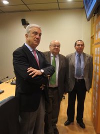 La UC y las empresas fomentarán su "confianza mutua" en un foro de trabajo que se constituirá en febrero