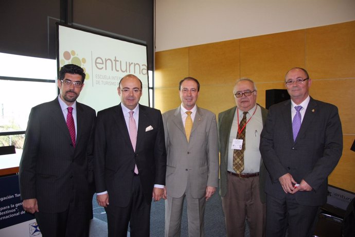 Presentación de la Escuela Internacional de Turismo en Fitur