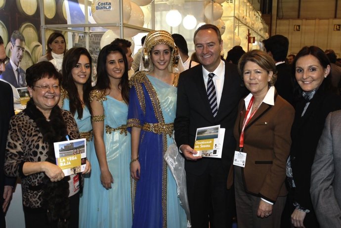 Fabra, en su visita a Fitur