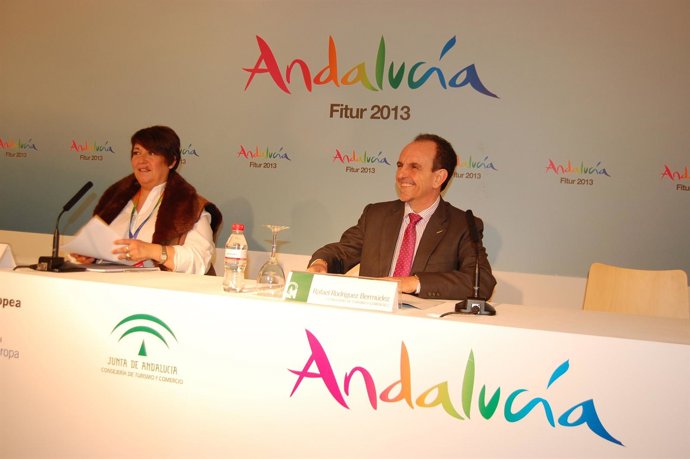 El consejero de Turismo Rafael Rodríguez