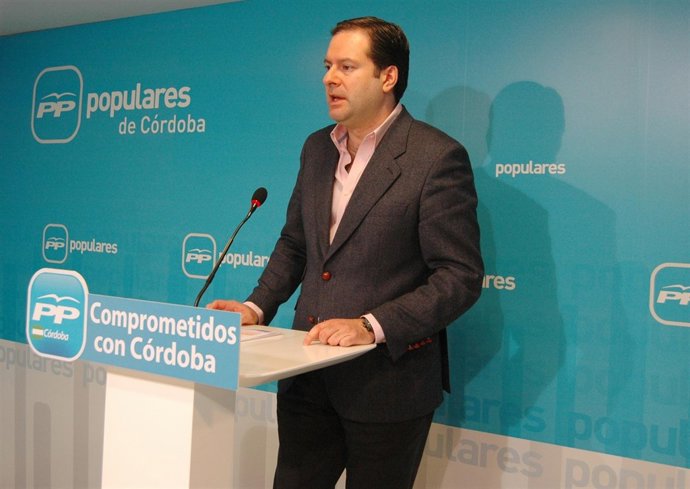 El popular Adolfo Molina