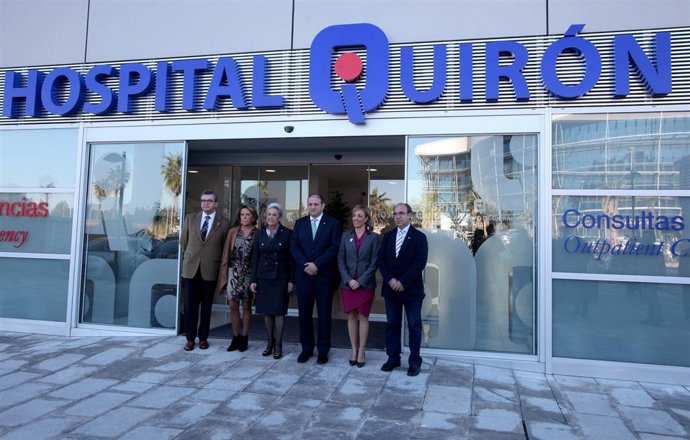 Miembros del Grupo Quirón en la presentación del Hospital Campo de Gibraltar
