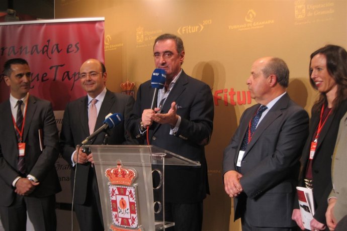 Carlos Herrera, en la presentación en Fitur de 'Granada es más que tapas'