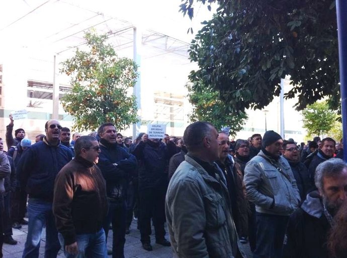 Extrabajadores de Delphi en Sevilla