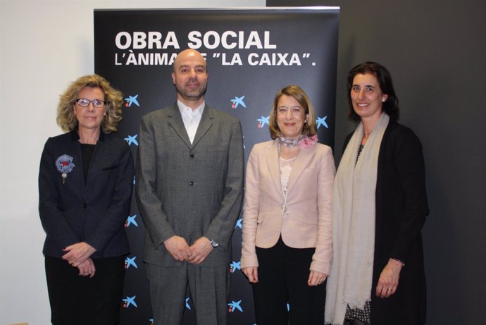 Firma de un convenio entre la Obra Social La Caixa y tres ONG