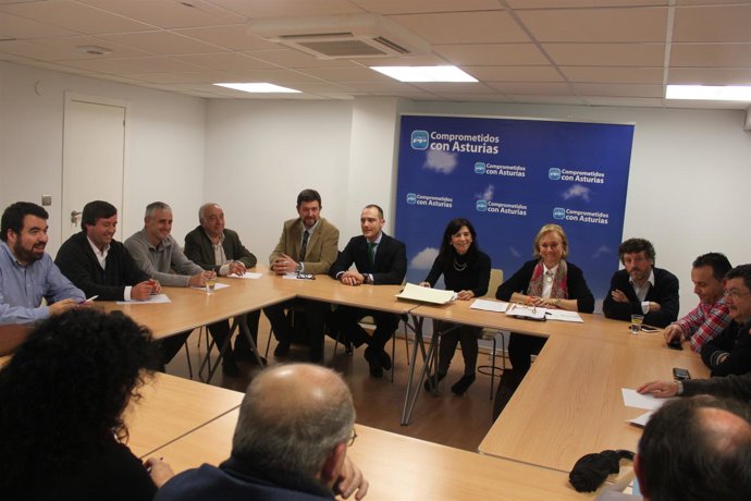 Reunión de Mercedes Fernández con alcaldes de las cuencas mineras