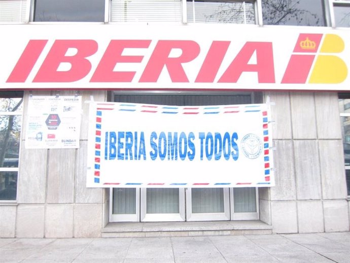 Iberia rebaja en un 30% los despidos iniciales