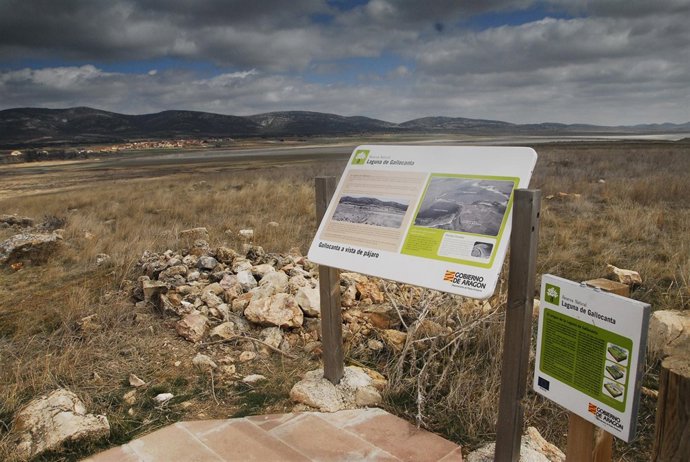 Paneles Indicativos Sobre La Laguna De Gallocanta