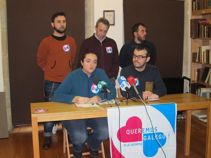 Rueda de prensa de la plataforma Queremos Galego