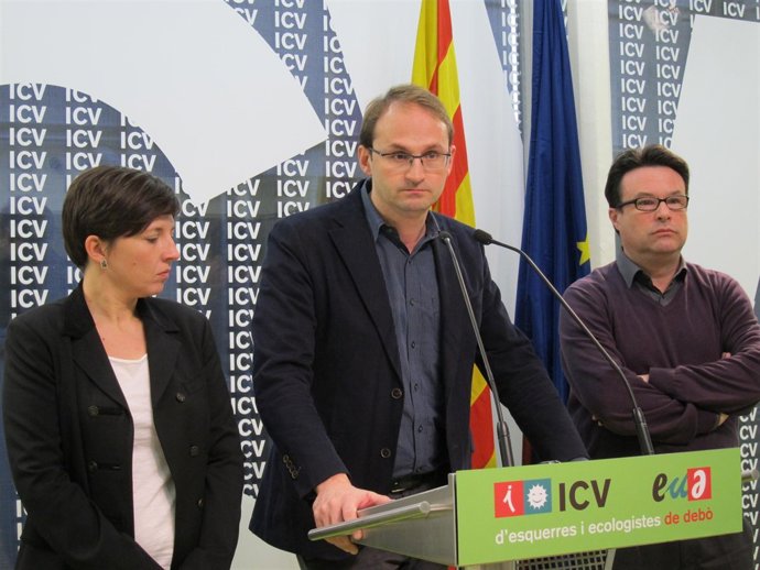 J.Herrera con los diputados L.Ortiz y J.J.Nuet, ICV-EUiA