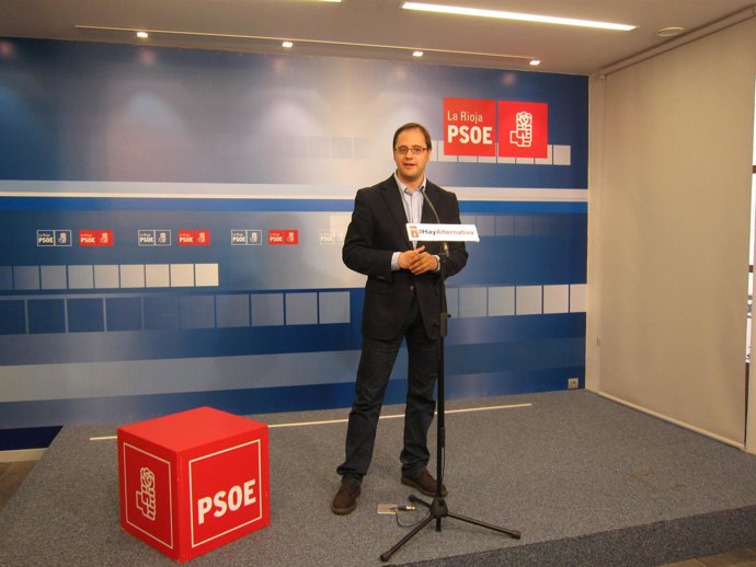 El secretario general del PSOE en La Rioja, César Luena