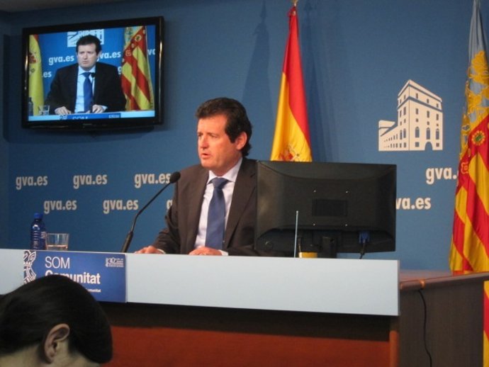 Císcar en rueda de prensa tras el pleno del Consell