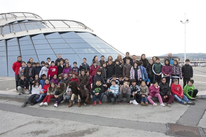 Blanca Martínez acompañada de los estudiantes