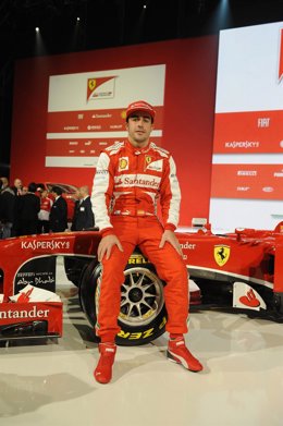 Fernando Alonso en la presentación del nuevo Ferrari