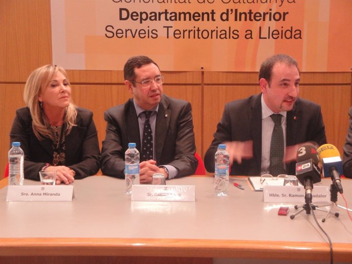 Delegada Interior en Lleida A.Miranda, delegado R.Farré y conseller R.Espadaler