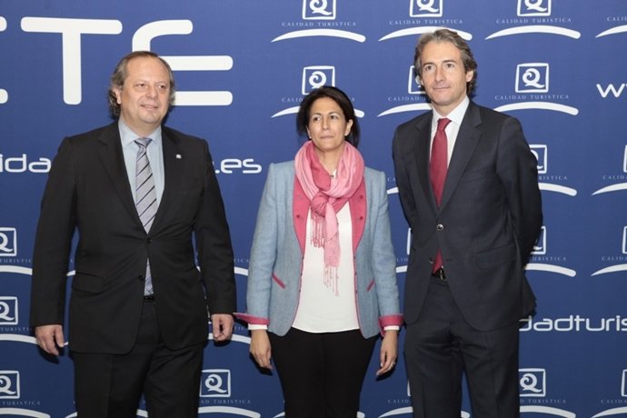 De la Serna recoge la Q de calidad turística otorgada a Santander