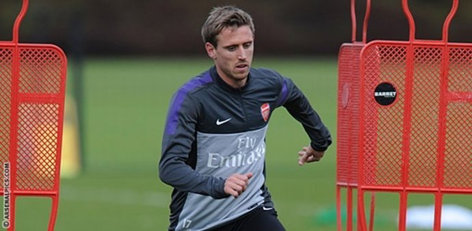 Monreal entrenándose con el Arsenal
