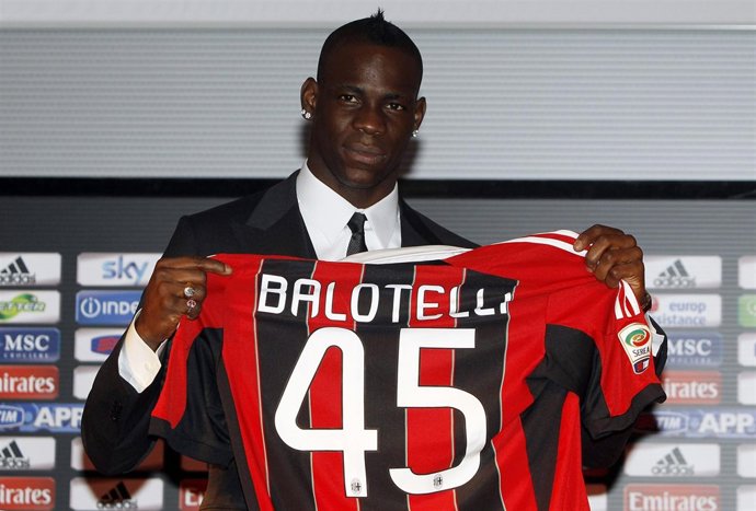 Mario Balotelli, en su presentación con el Milan