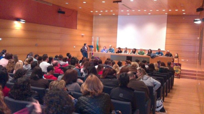 Asamblea de trabajadores  de Isla Mágica.