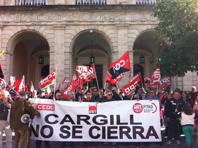 Trabajadores de Cargill se concentran en Sevilla.
