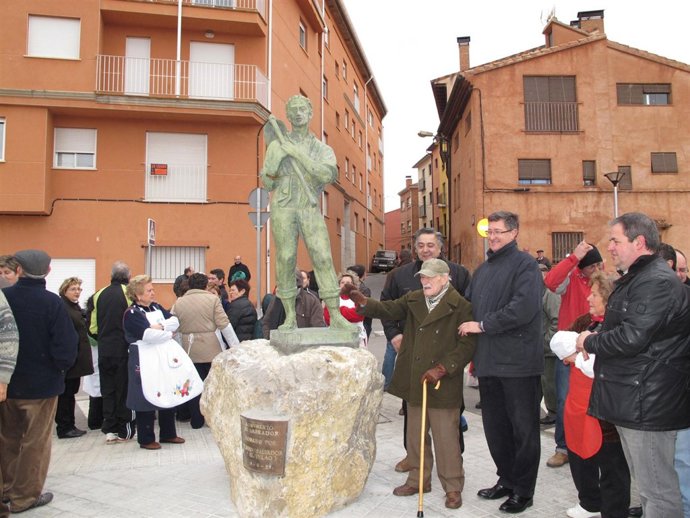 Monumento al Labrador en el barrio del Arrabal de Teruel