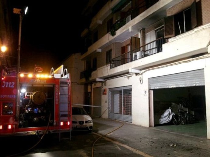 Imagen de la vivienda afectada por el fuego en Manises