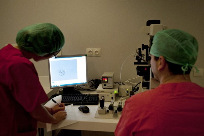 Expertos de La Fe trabajan en el programa valenciano de fertilidad